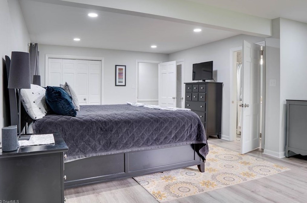 2509 Fairway Dr, Greensboro NC  27407-9730 exterior