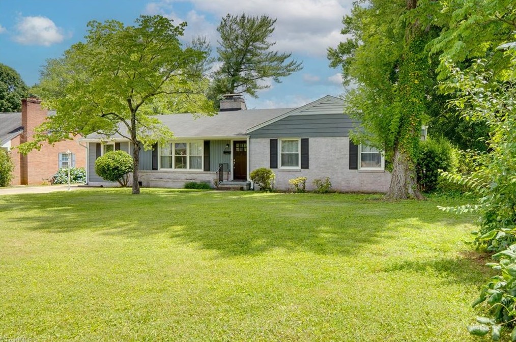 2509 Fairway Dr, Greensboro NC  27408-7703 exterior