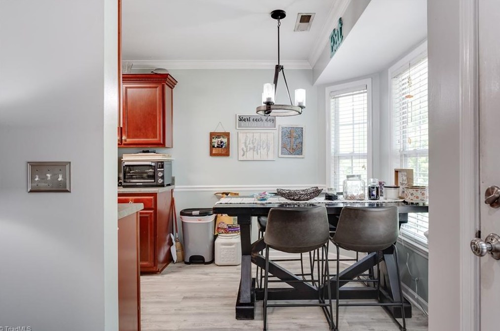 5912 Election Oak Dr, High Point NC 27265-3187 exterior