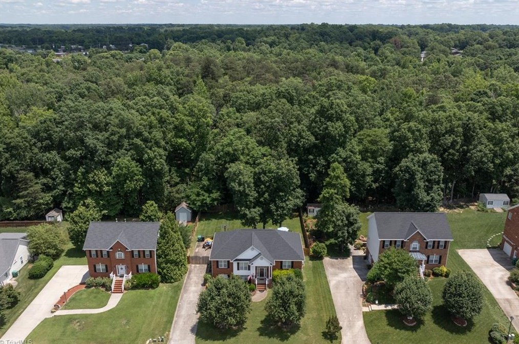 5912 Election Oak Dr, High Point NC 27265-3187 exterior