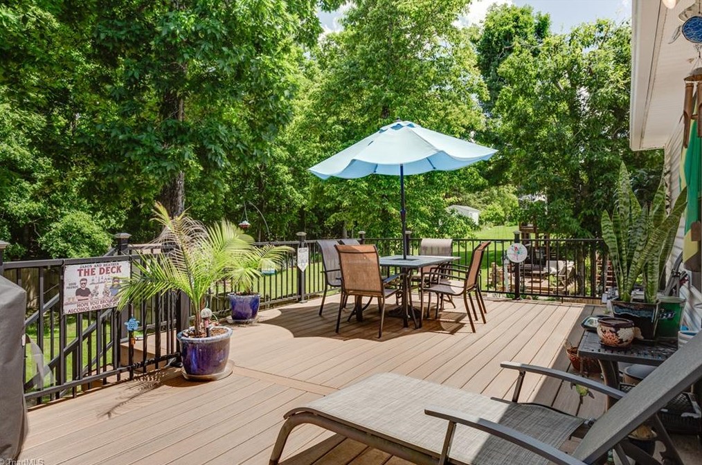 5912 Election Oak Dr, High Point NC 27265-3187 exterior