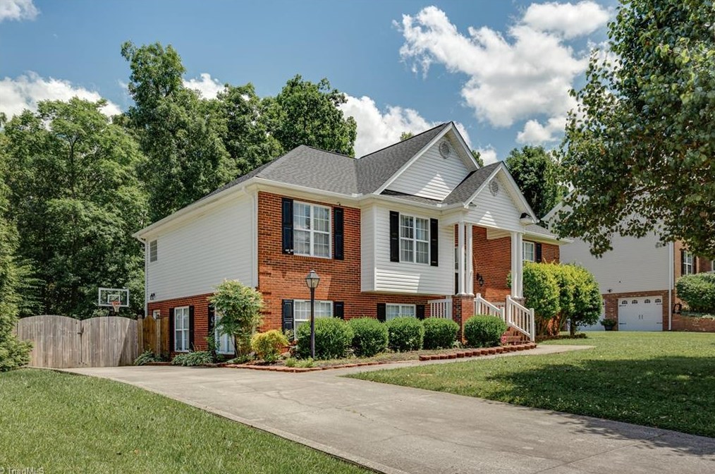 5912 Election Oak Dr, High Point, NC 27265-3187