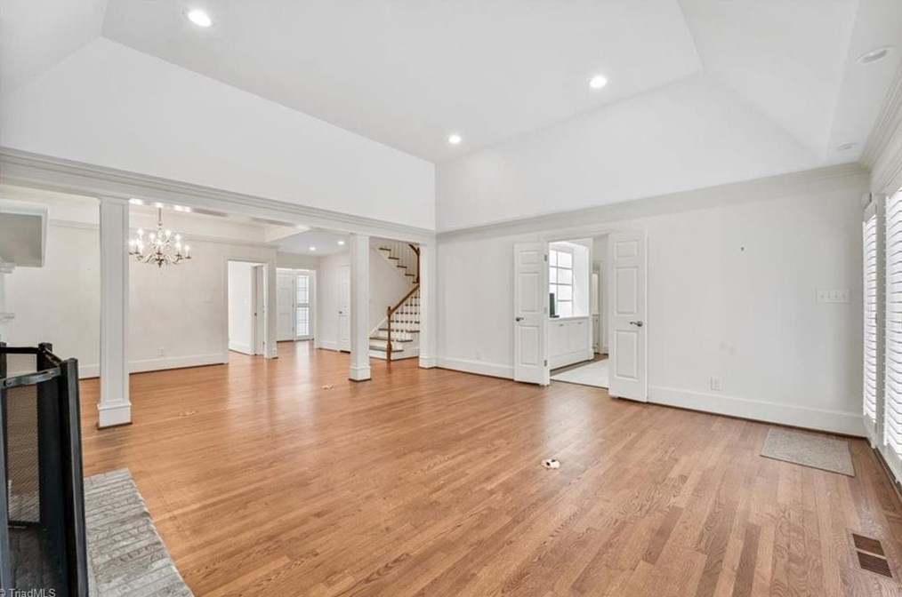 5 Sommerton Ct, Greensboro NC 27408-3847 exterior