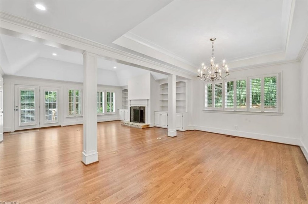 5 Sommerton Ct, Greensboro NC 27408-3847 exterior