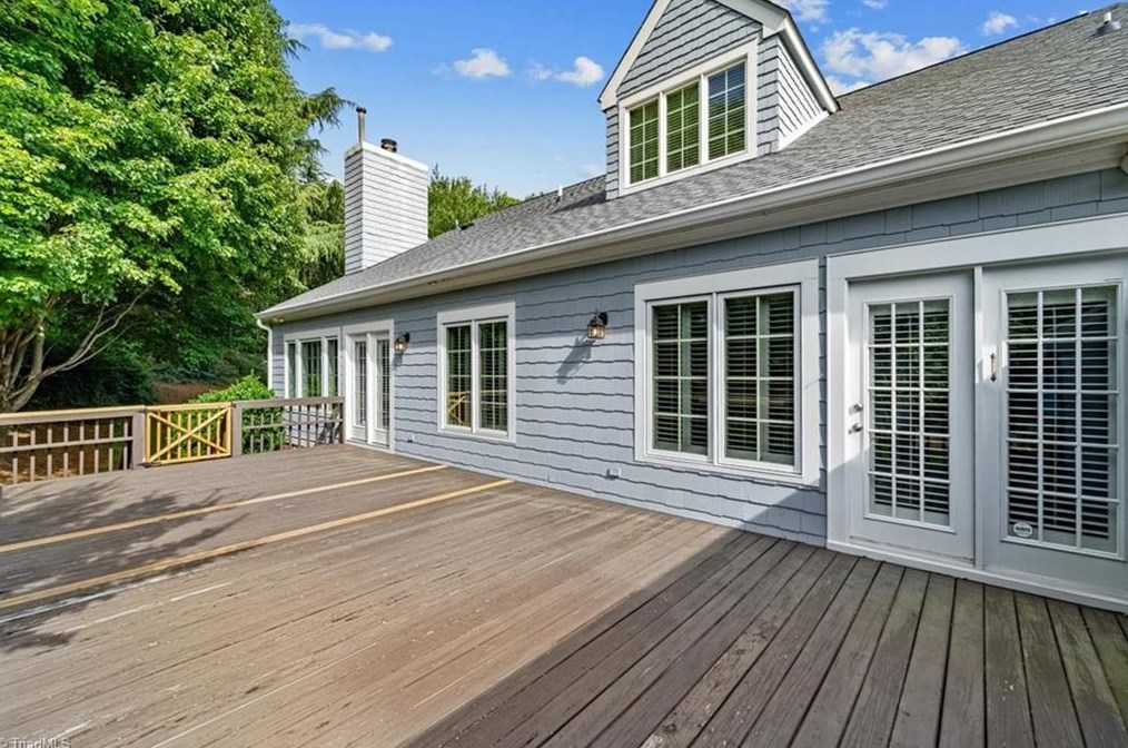 5 Sommerton Ct, Greensboro NC 27408-3847 exterior