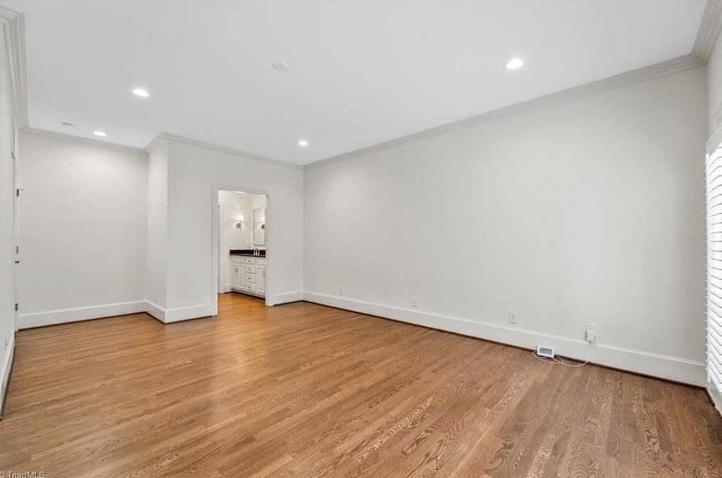 5 Sommerton Ct, Greensboro NC 27408-3847 exterior