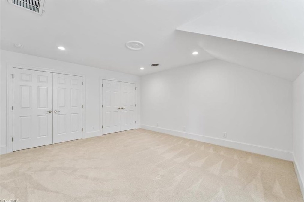 5 Sommerton Ct, Greensboro NC 27408-3847 exterior