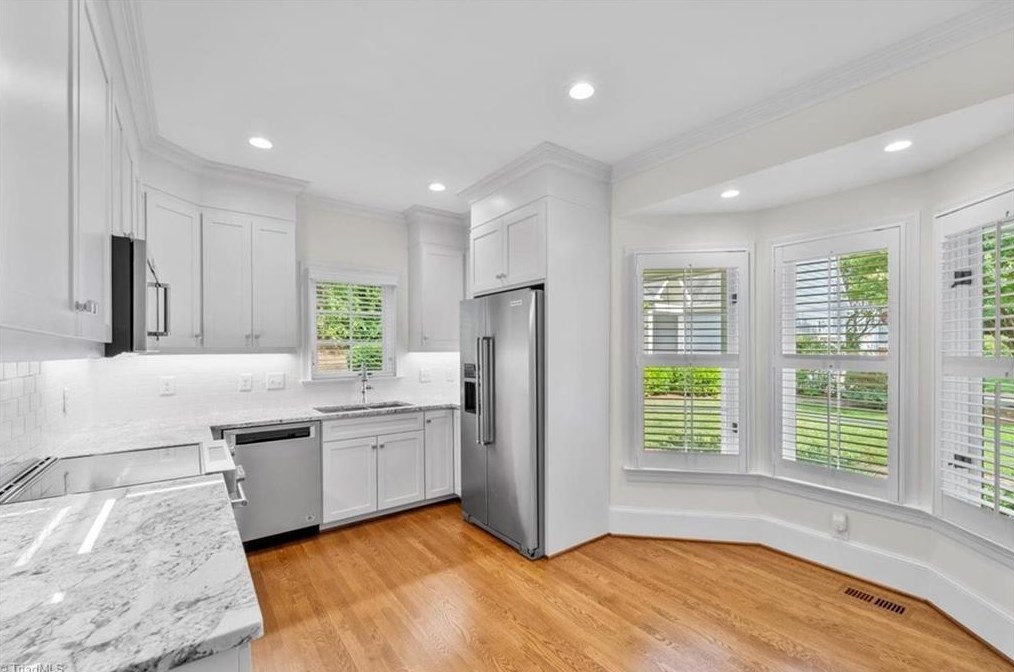 5 Sommerton Ct, Greensboro NC 27408-3847 exterior