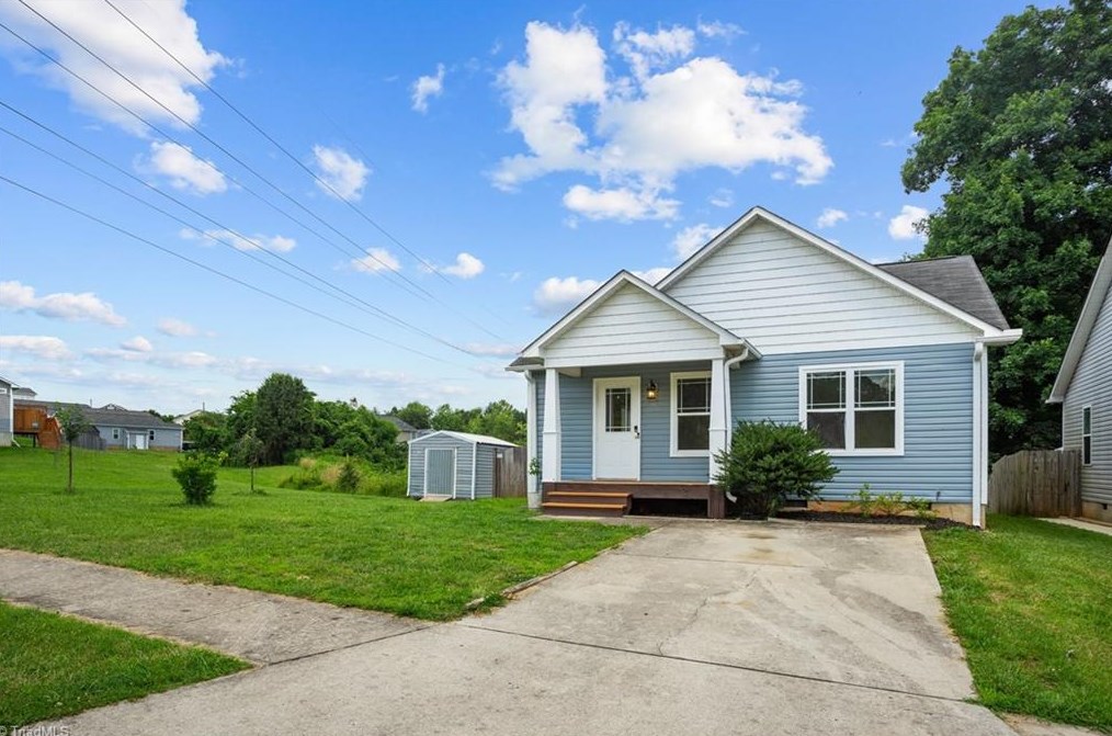 551 Denny Dr, Winston Salem NC  27107-2704 exterior