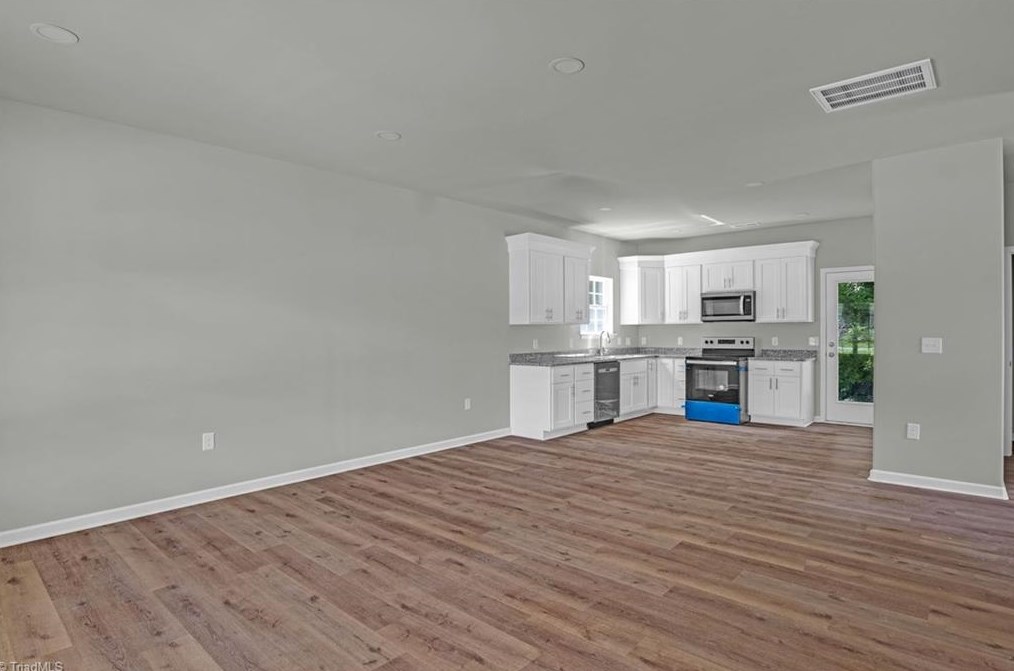 2513 Dallas Ave, High Point, NC 27265-3418