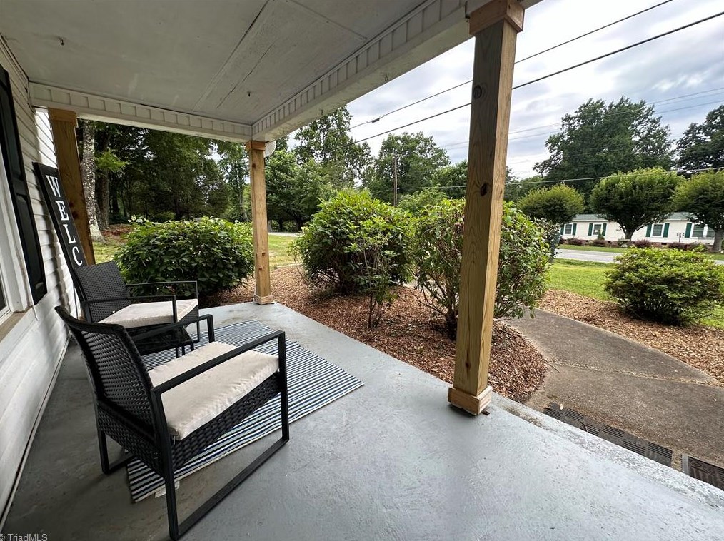 5795 Baux Mountain Rd, Winston Salem, NC 27105-9701