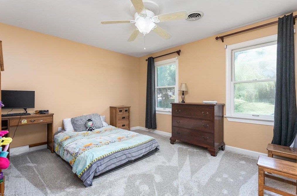 3523 Terrault Dr, Greensboro NC  27410-8240 exterior