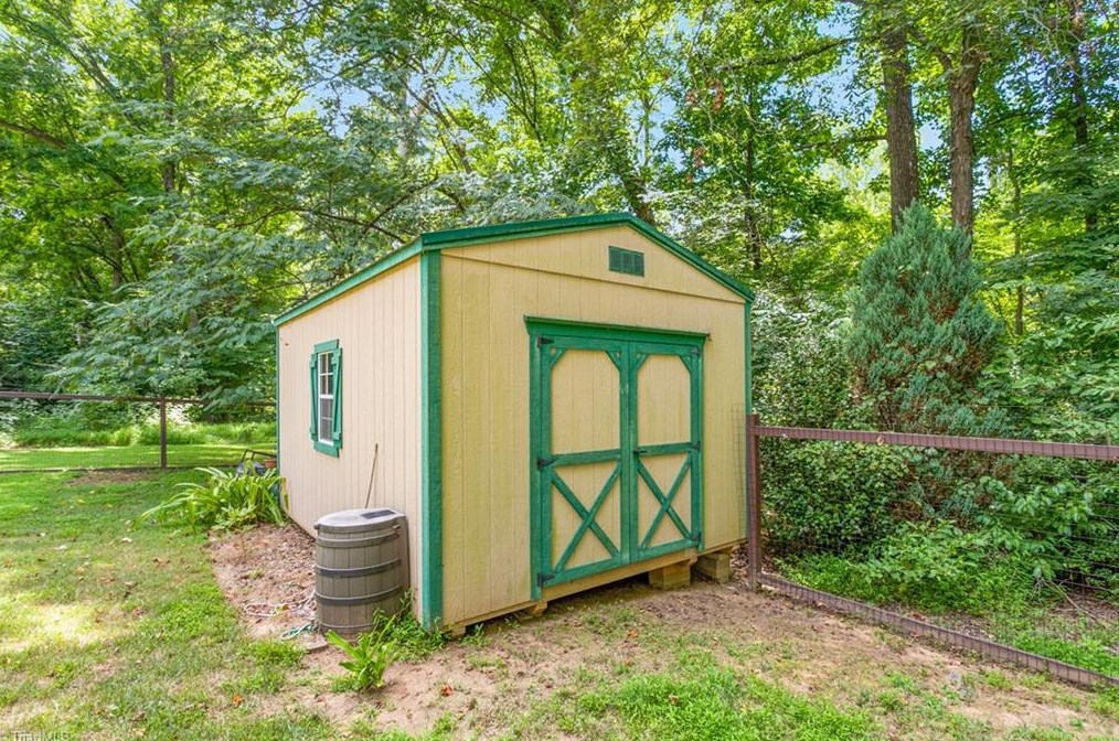 3523 Terrault Dr, Greensboro NC  27410-8240 exterior