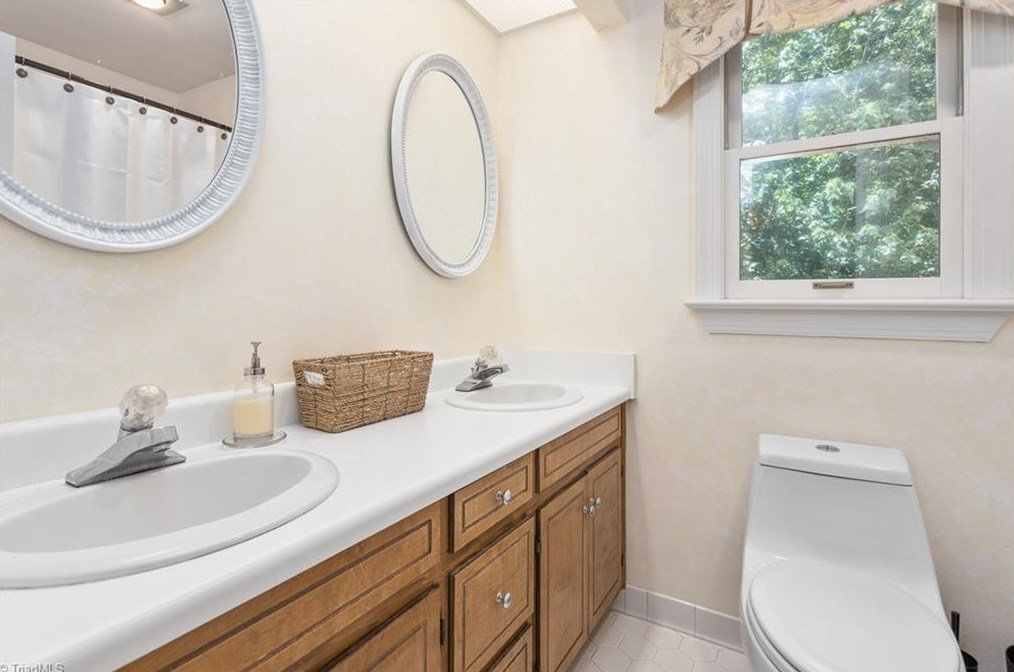 3523 Terrault Dr, Greensboro NC  27410-8240 exterior