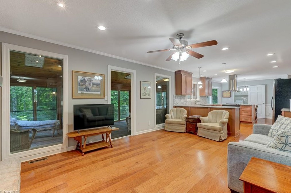 3908 Sagamore Dr, Greensboro NC  27410-9181 exterior