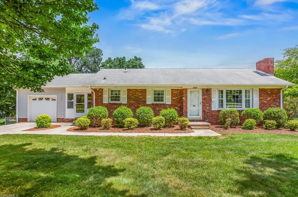 3819 Crosland Rd, Winston Salem, NC 27106-2108
