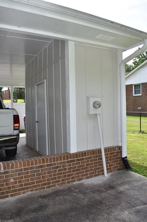 5205 Holly Ridge Rd, Greensboro NC  27455-1507 exterior