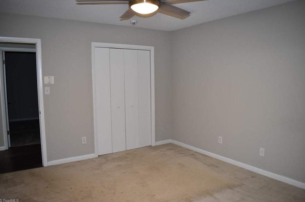 5205 Holly Rdg Rd, Greensboro NC  27455-1507 exterior