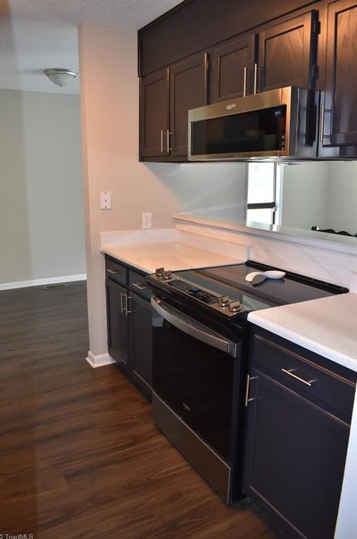 5205 Holly Rdg Rd, Greensboro NC  27455-1507 exterior