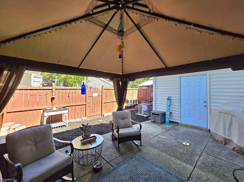 3939 Valley Ct, Winston Salem NC  27106-4374 exterior