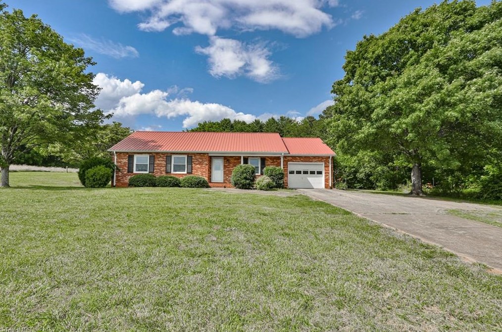 4648 Austin Traphill Rd, Elkin, NC 28621-8292