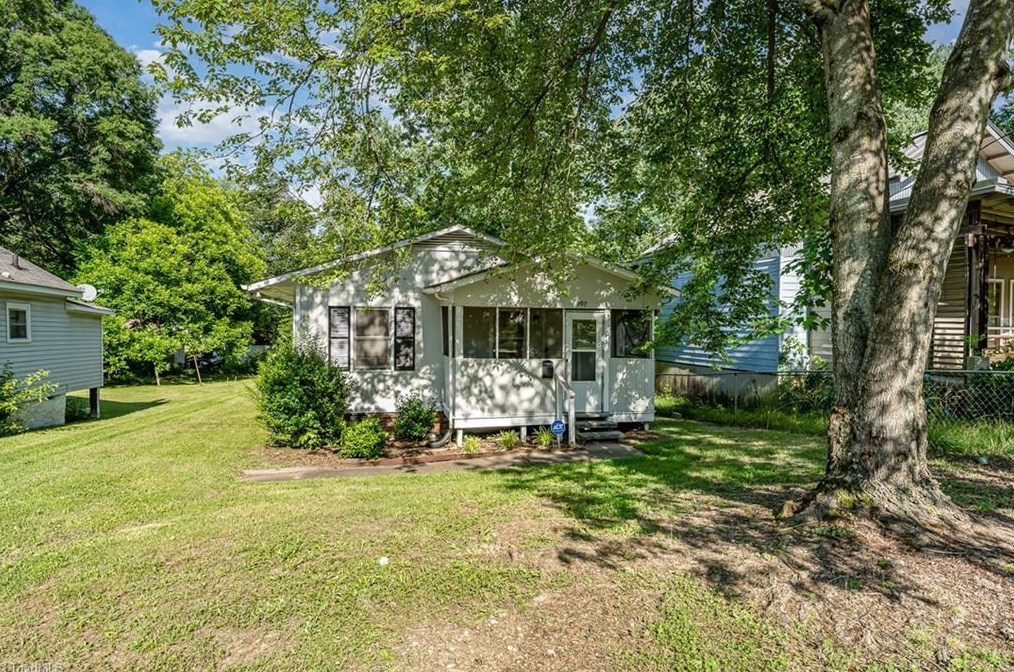 907 Dillard St, Greensboro, NC 27403