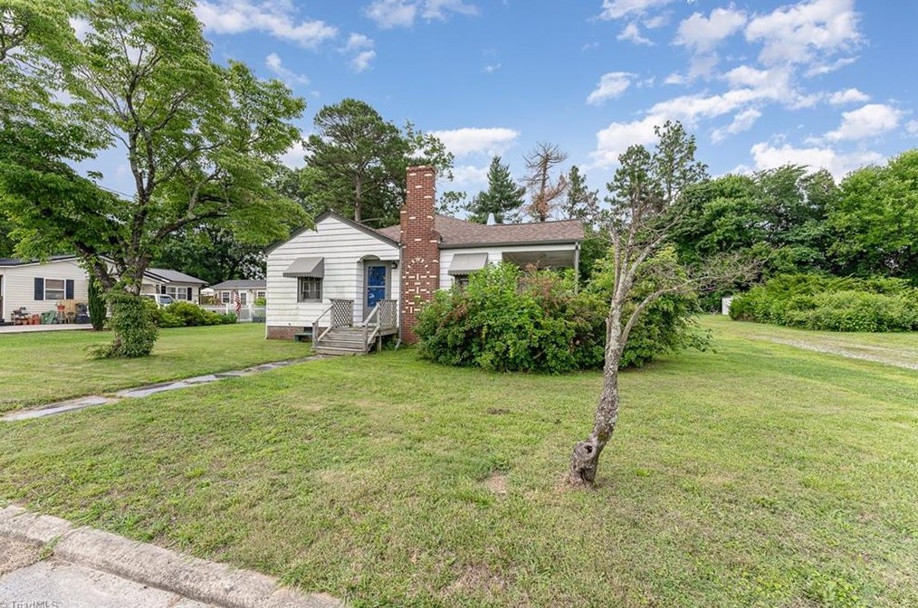 1019 Georgia Ave, Thomasville, NC 27360
