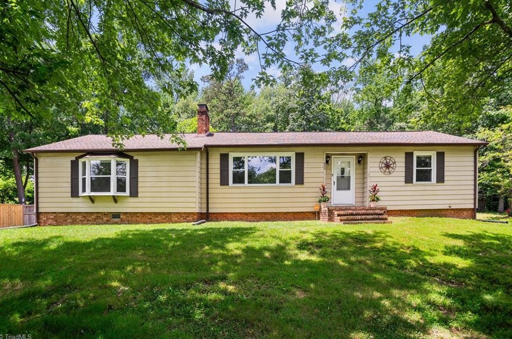 620 Cable St, Thomasville, NC 27360-2904