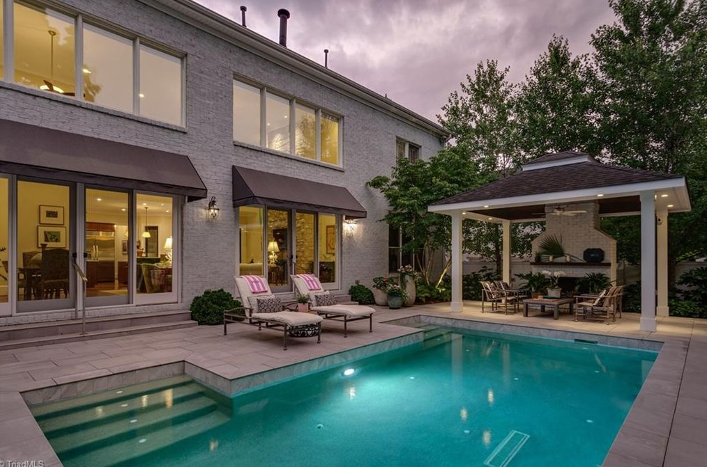 1811 Dalton Rd, Greensboro NC 27408-5825 exterior