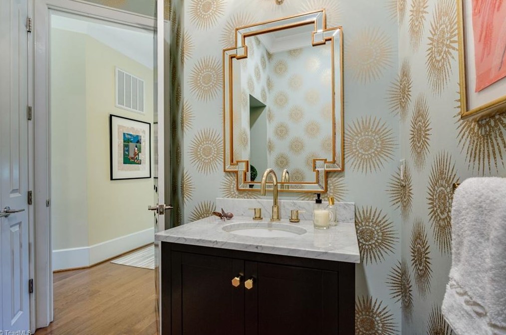 1811 Dalton Rd, Greensboro NC 27408-5825 exterior