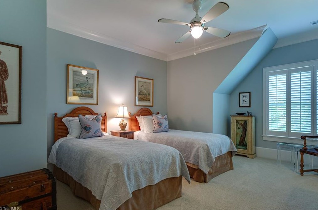 1811 Dalton Rd, Greensboro NC 27408-5825 exterior