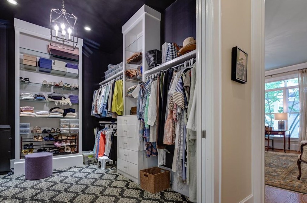 1811 Dalton Rd, Greensboro NC 27408-5825 exterior