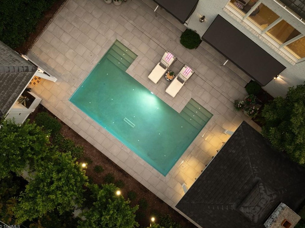 1811 Dalton Rd, Greensboro NC 27408-5825 exterior