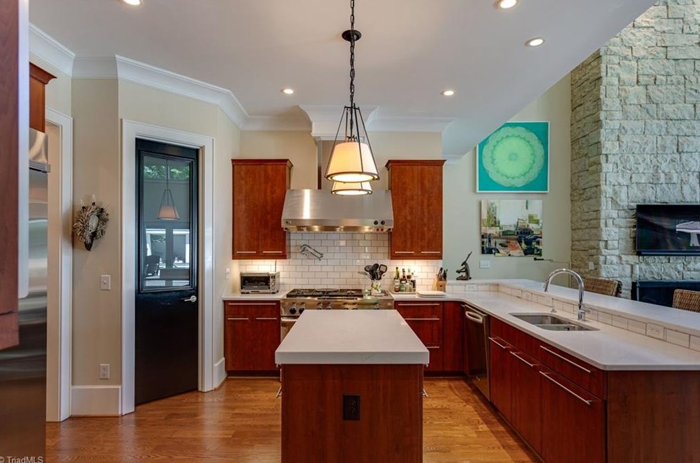 1811 Dalton Rd, Greensboro NC 27408-5825 exterior