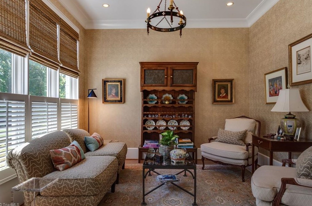 1811 Dalton Rd, Greensboro NC 27408-5825 exterior