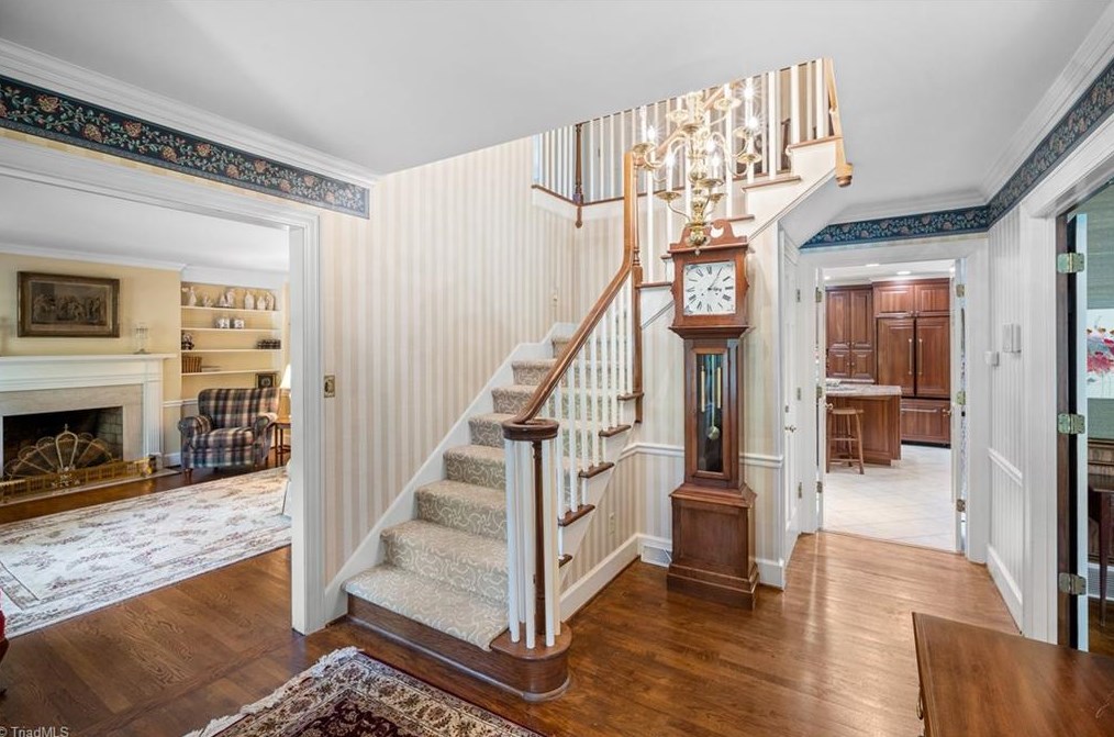 204 Twin Acres Dr, Lexington, NC 27292-4845