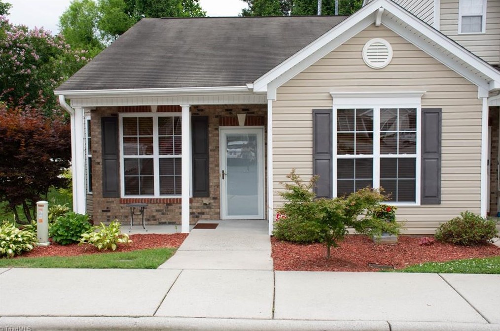 4392 Rex Ct, Winston Salem, NC 27107-9864