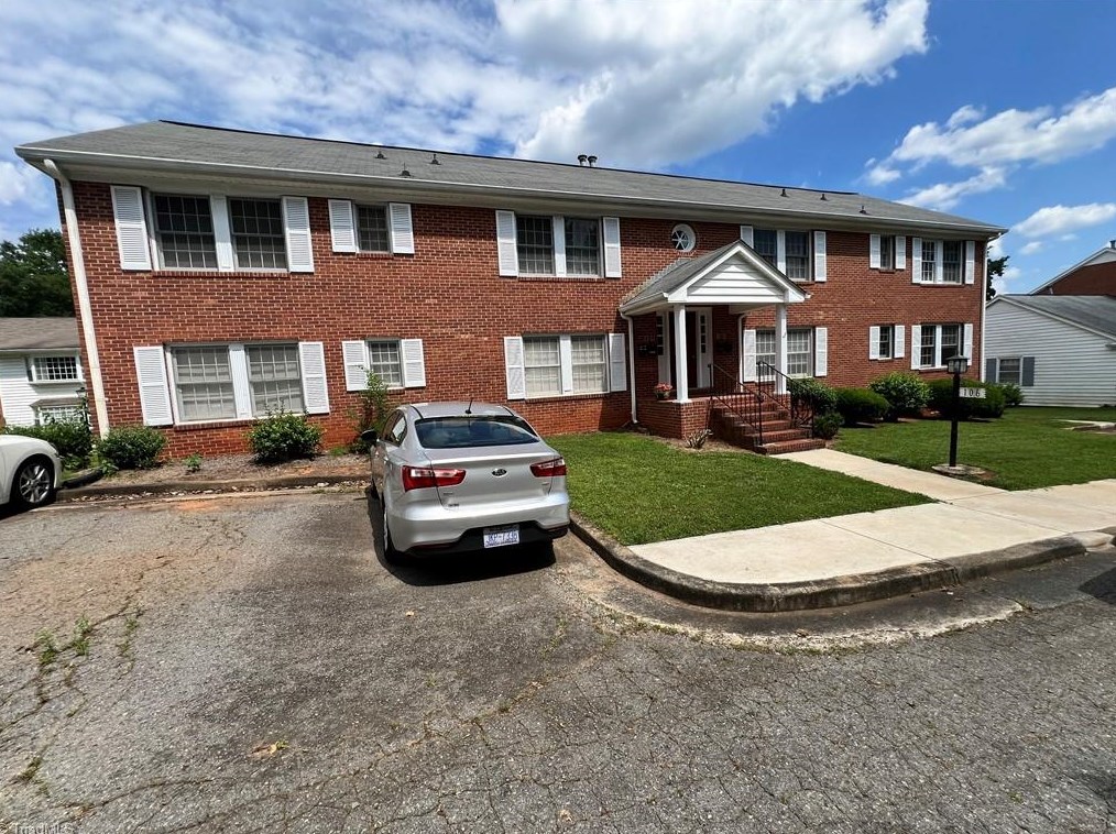 106 Westgate Cir #d, Winston Salem, NC 27106