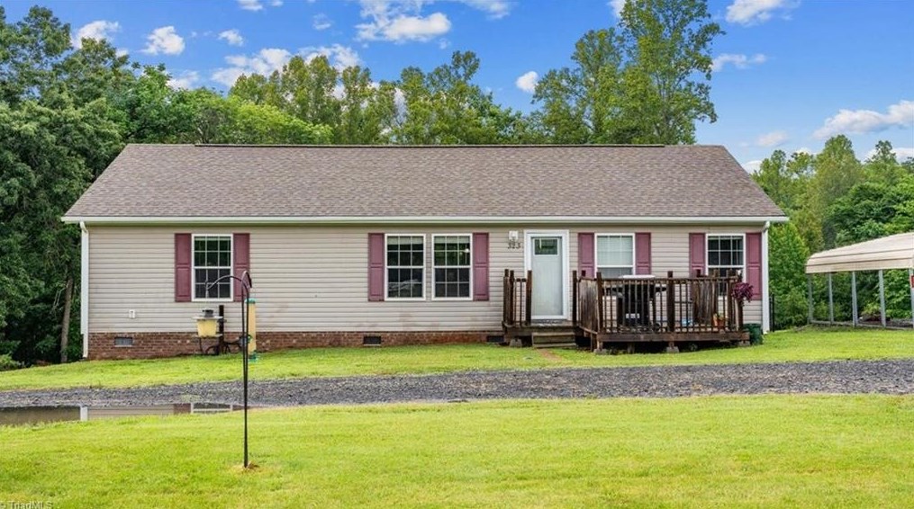 323 Crumpton Rd, Reidsville, NC 27320-9003