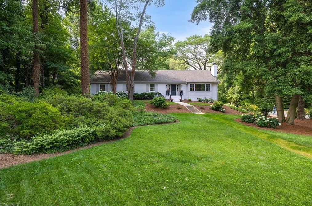 3600 Starmount Dr, Greensboro, NC 27403-1040