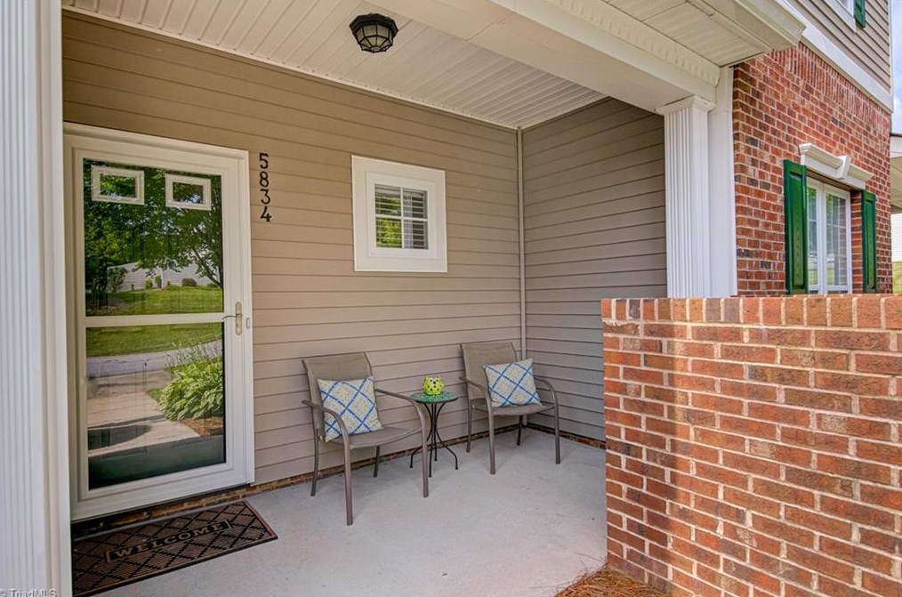 5834 Fox Ridge Ln, Winston Salem, NC 27104-3751