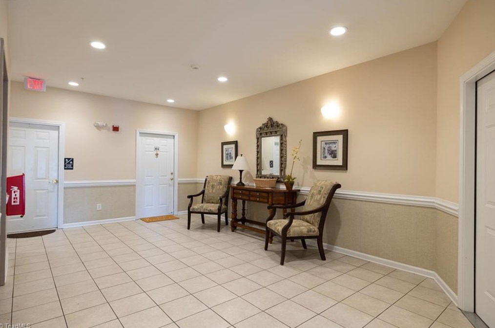 6941 Hanesbrook Cir, Clemmons, NC 27012-8587