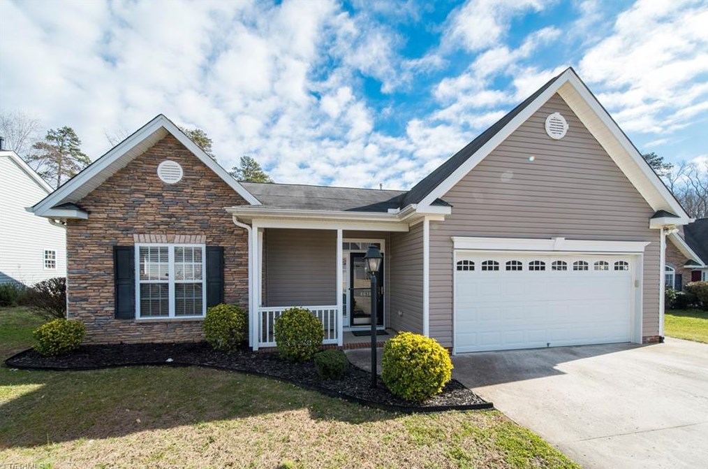 4618 Woodway Dr, Kernersville, NC 27284-5502