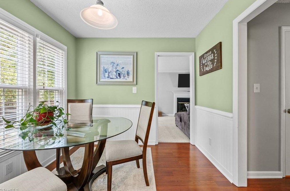 7 Riv Chase Ct, Greensboro NC  27407-6112 exterior