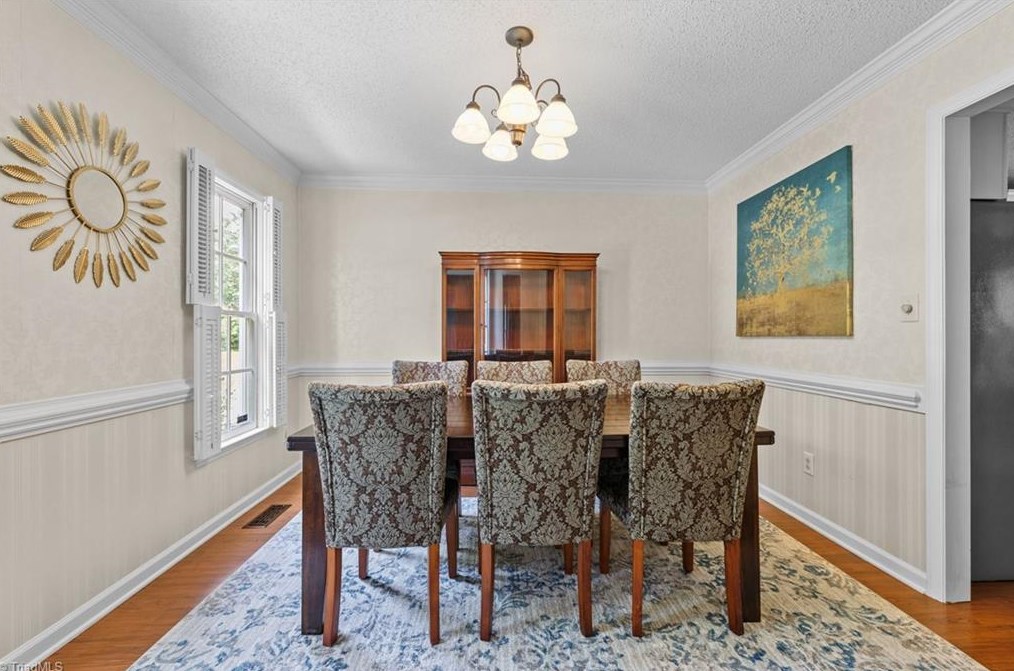 7 Riv Chase Ct, Greensboro NC  27407-6112 exterior