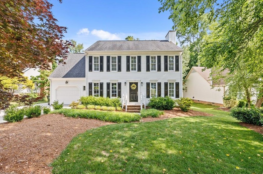 7 River Chase Ct, Greensboro, NC 27407-6112