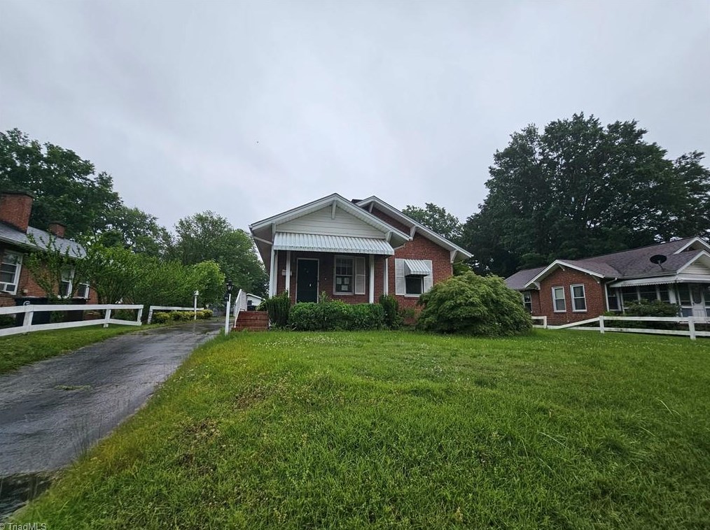 1518 Upland Dr, Greensboro, NC 27405