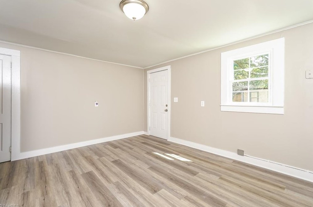 703 Fisher Ferry St, Thomasville, NC 27360-5441