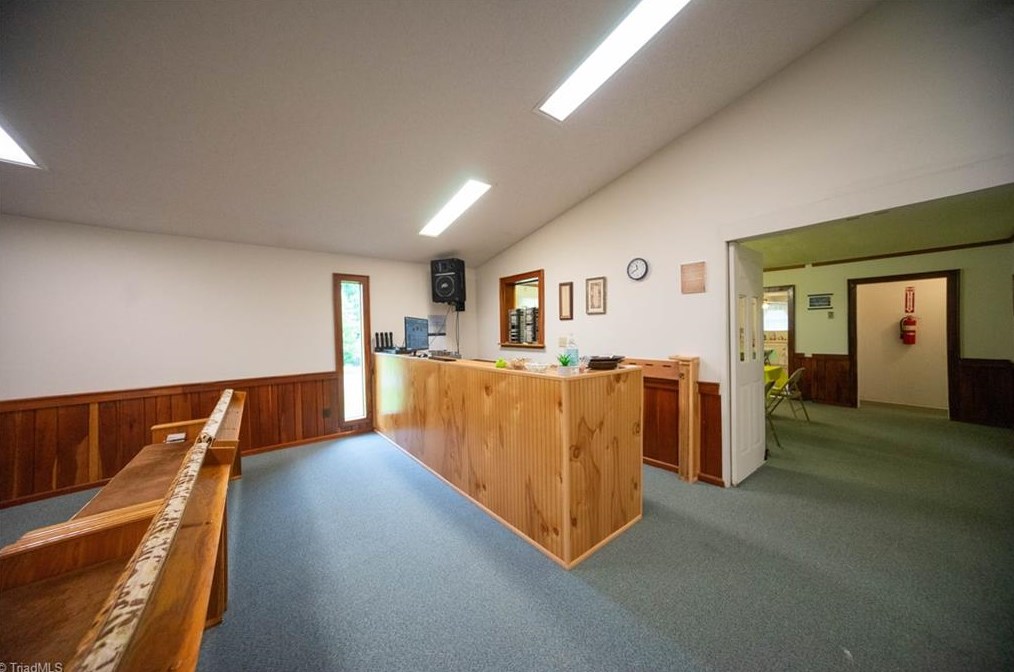 133 Wisconsin Ave, Elkin NC  28621-2808 exterior