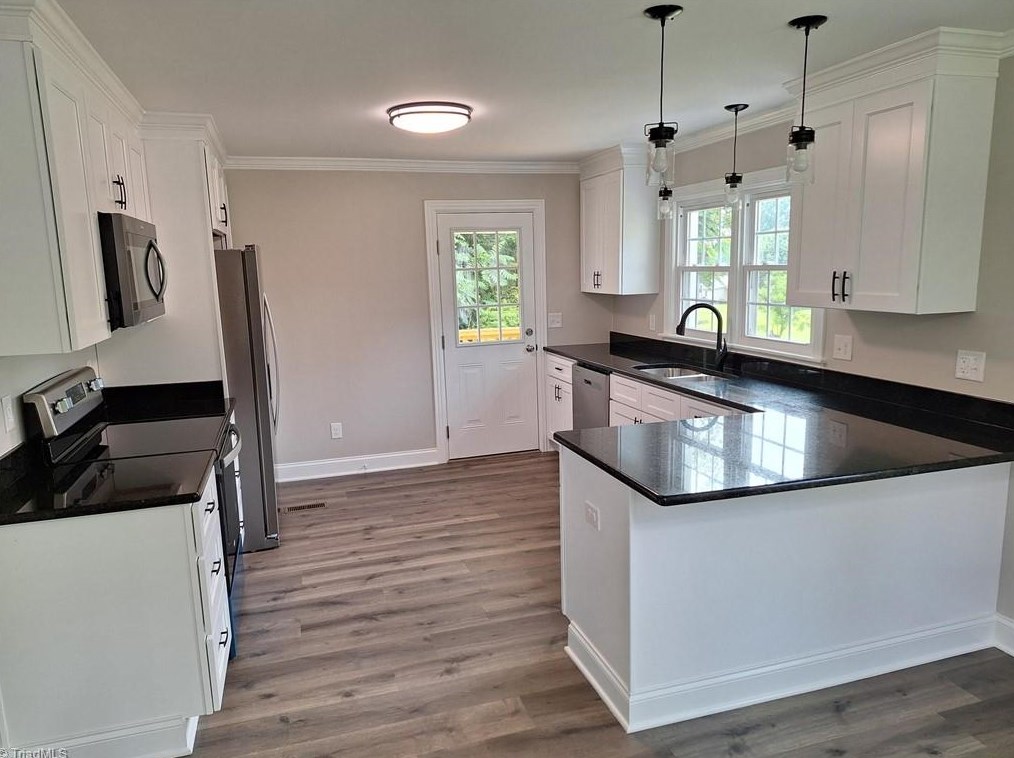 417 S Main St, Devotion, NC 27017